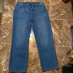 Never worn Fashion Nova dad jeans in medium blue wash.